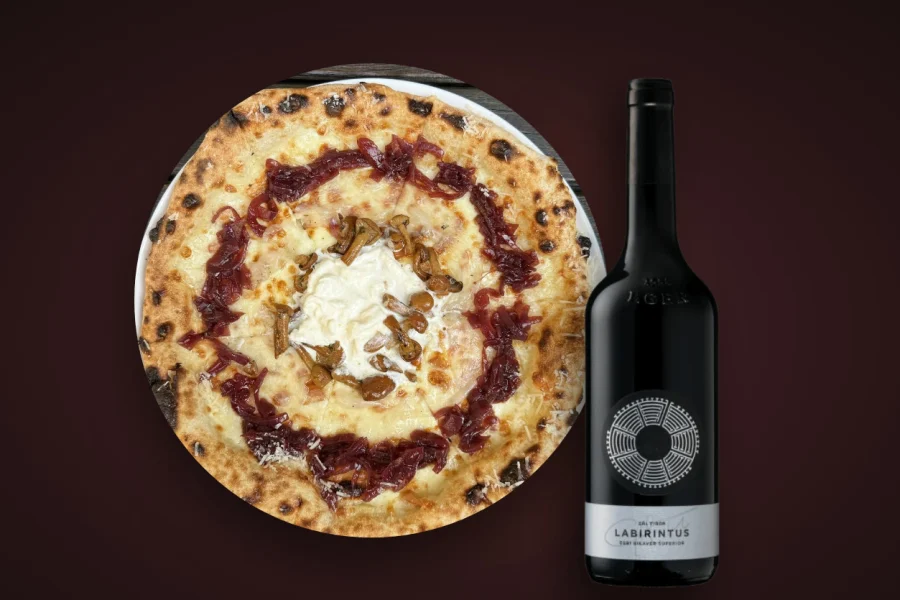 Bianca, az új pizza és Gál Tibor Labirintus Egri Bikavére