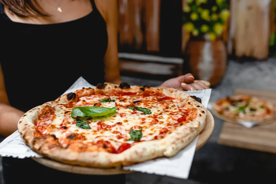 Egy pizza,|ami kvázi nápolyi